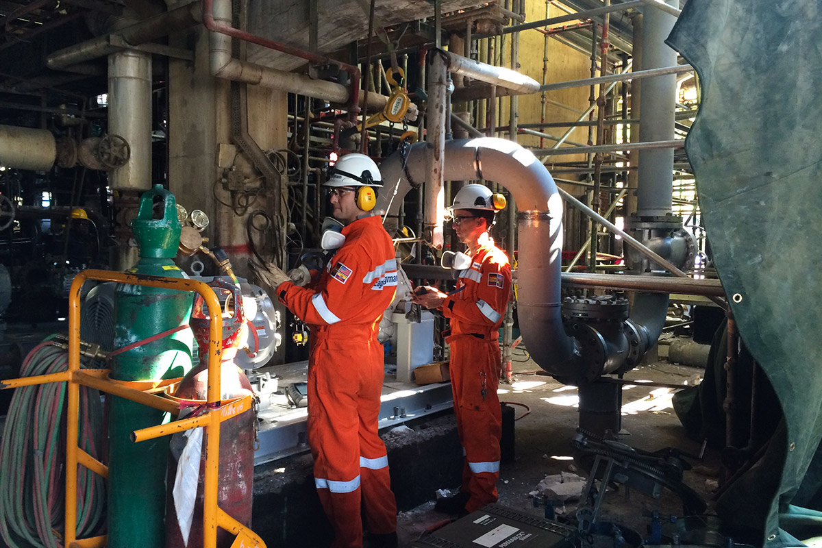 SERVICIOS DE ASISTENCIA A ACTIVIDADES DE MONTAJE E INSTALACIÓN DE 72 BOMBAS EN LA REFINERÍA DE ESMERALDAS